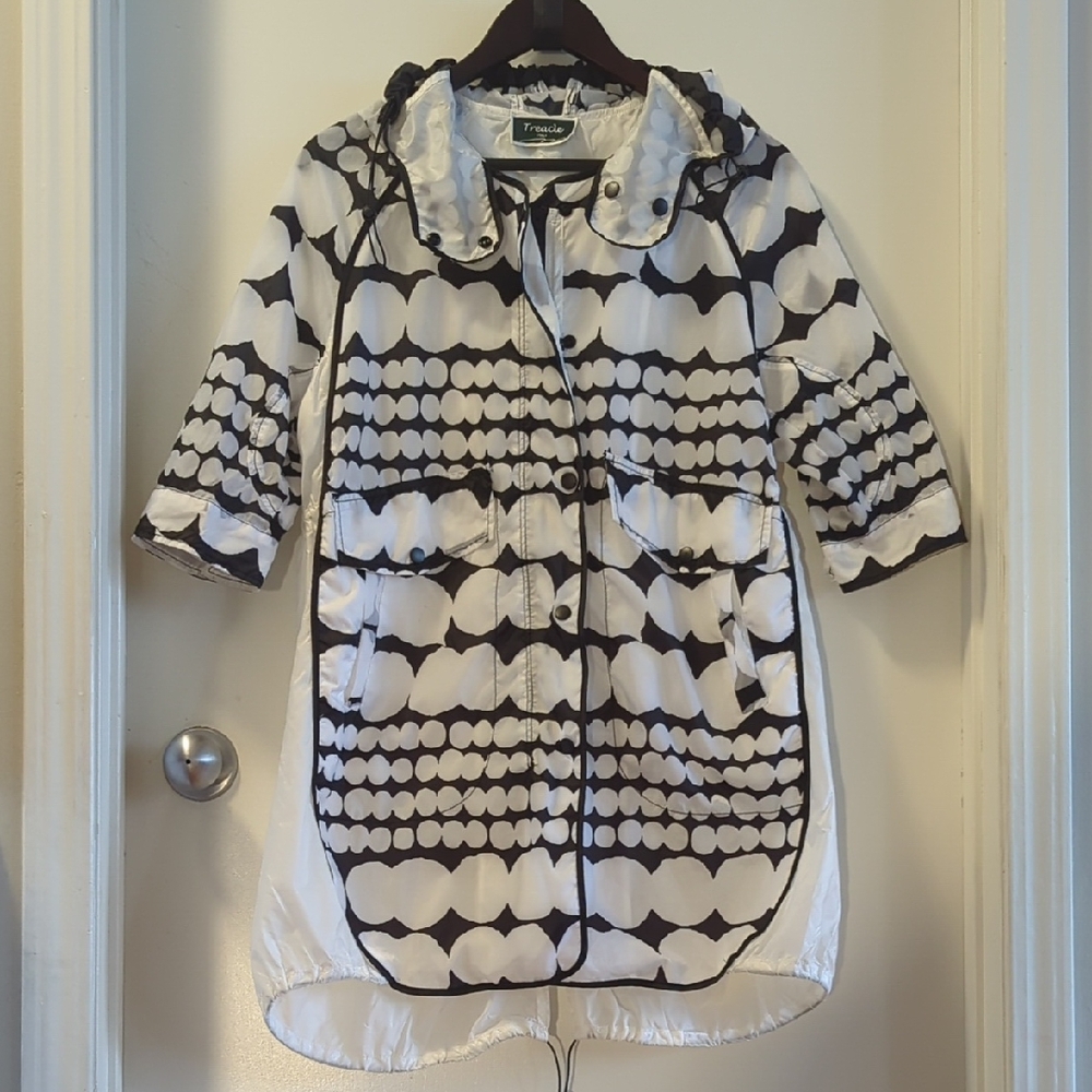 Treacle Italy Black and White Coat